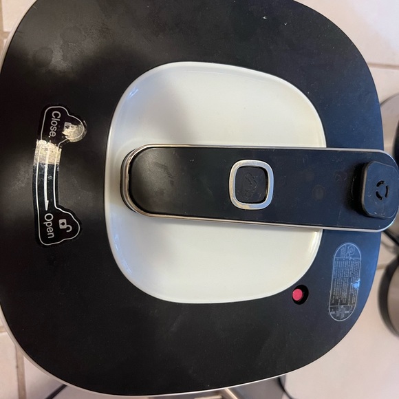 Tatung EVA 6.3 qt. Pressure Cooker with 20 Preset Functions in White - Picture 4 of 4